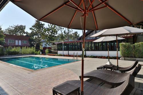 Hotel Oyo 557 Tong House Resort