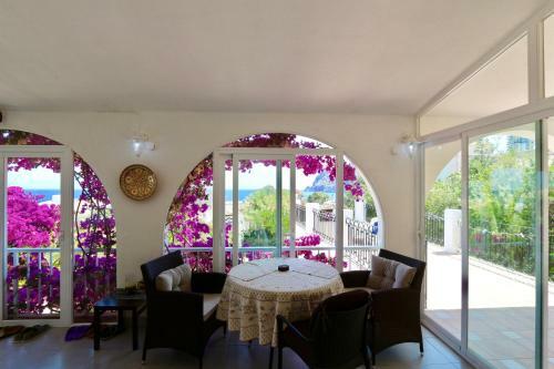 Beach-front House Calalga