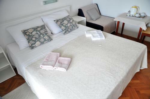 Hostal Rose Rooms At Island Of Rab