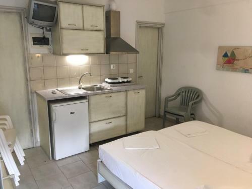 Katerina Apartments And Studios