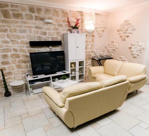 Villa Chanel Confortevole Villa Con Piscina E Casa Sull'albero Per Bambini