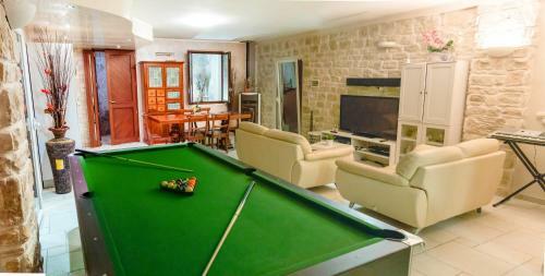 Villa Chanel Confortevole Villa Con Piscina E Casa Sull'albero Per Bambini
