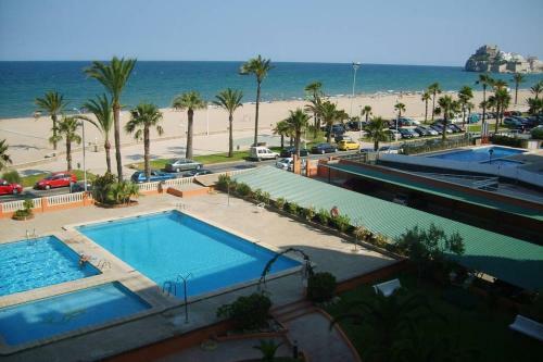 Apartamento En 1� L�nea Con Piscina. Edificio Albatros II