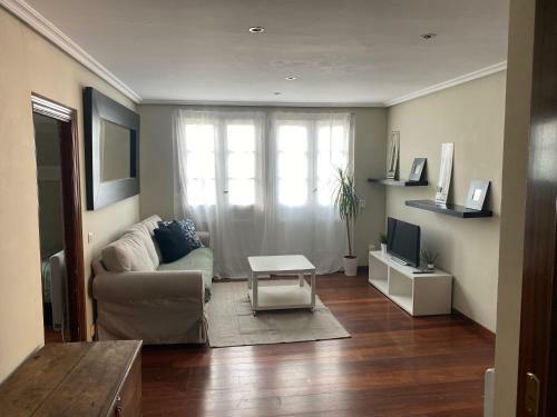 Apartamento Piso En Castrillon A 1.5km de La Playa de Salinas