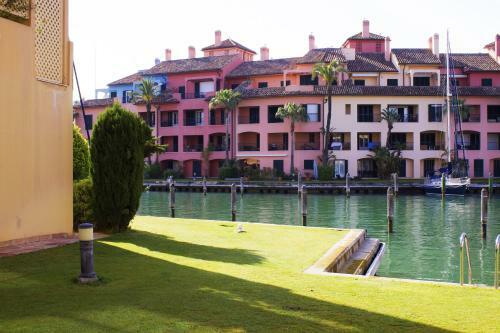 Apartamento �tico de Lujo En Puerto de Sotogrande