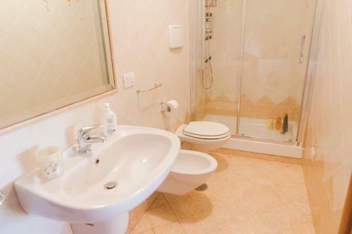 Hostal Chiaro Di Luna