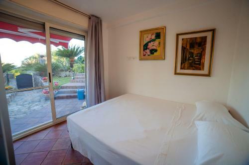Hostal Chiaro Di Luna