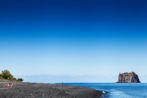Villa Stromboli E Strombolicchio