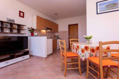 Apartment In Vrbnik/insel Krk 36856