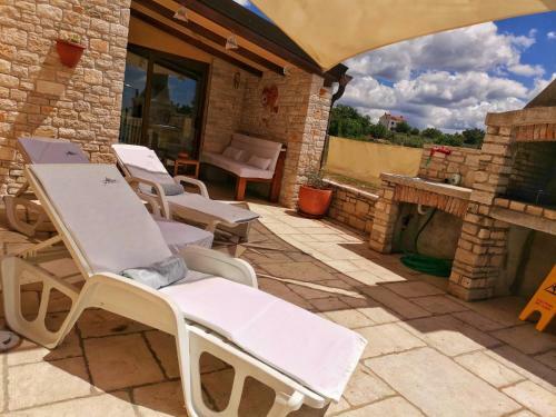 Apartamento Alba ****apartment With Heated Swimming Pool