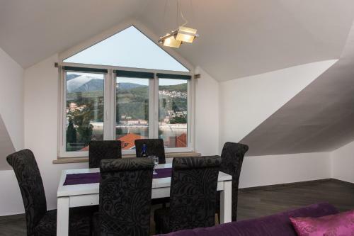 Apartments Laledo