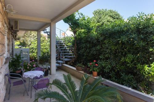 Apartments Laledo