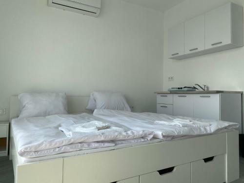 Sun Lakes Apartments