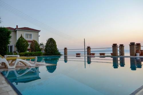 Villa Pool Mansion