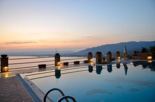 Villa Pool Mansion