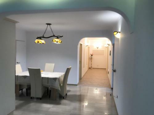 Hostal Vila Selena