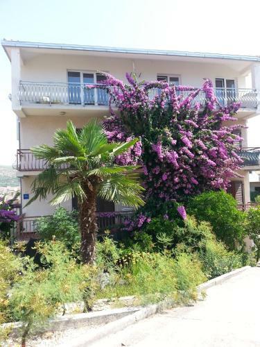 Mravak Apartments