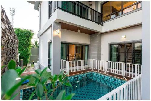 Richly's? Pool? Villa?@phitsanulok?