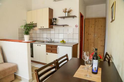 Matea Apartments Milna