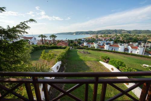 Luxury Affordable Villa On A Hill By The Water