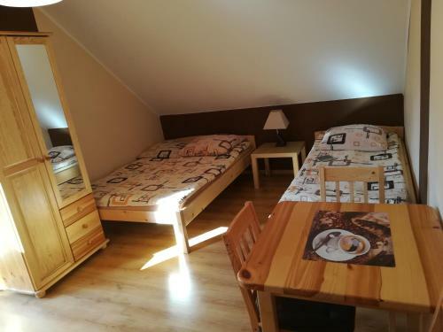 Hostal Pokoje Na Skale Nad Jeziorem Soli?skim