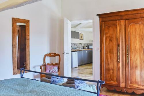 La Petite Maison - Spacious 1-bedroom Secluded Gite