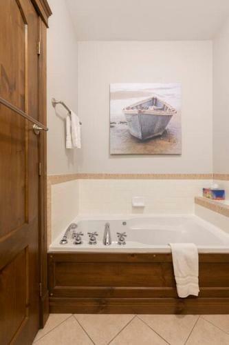 Apartamento Condo 3 Bedroom On Golf Le G�ant, Access In The Mountain