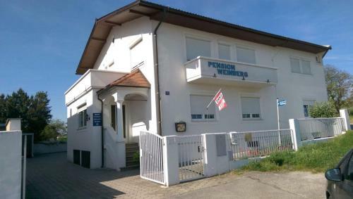 Hostal Pension Weinberg