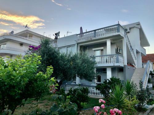 Kollari Apartments