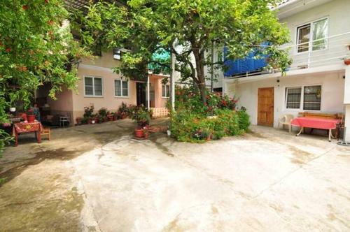 Hostal Mila Guest House
