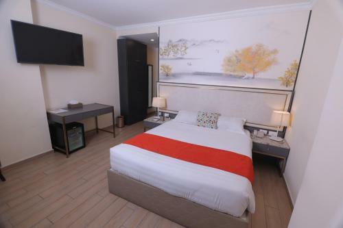 Eyomer Hotel