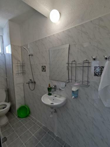 Rali Apartments