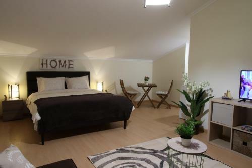 Casa Com 3 Confort�veis Quartos Ao Lado Do Mosteiro