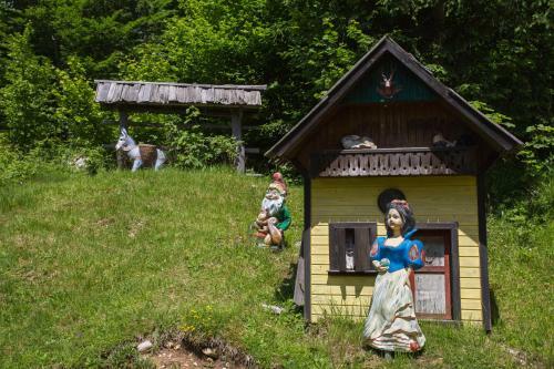 Mountain House Minka