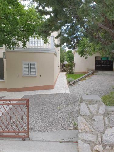 Apartman Dora