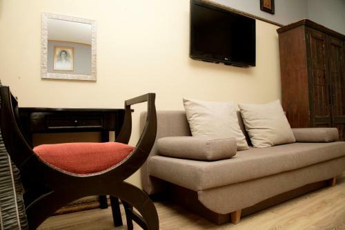 Vintage Apartment - Central 2bdr