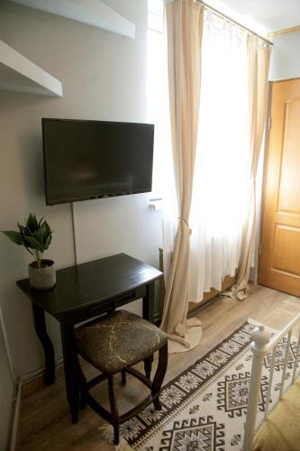 Vintage Apartment - Central 2bdr