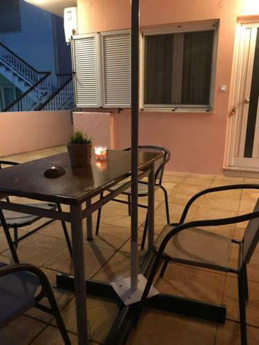 Modern City Center Apartment