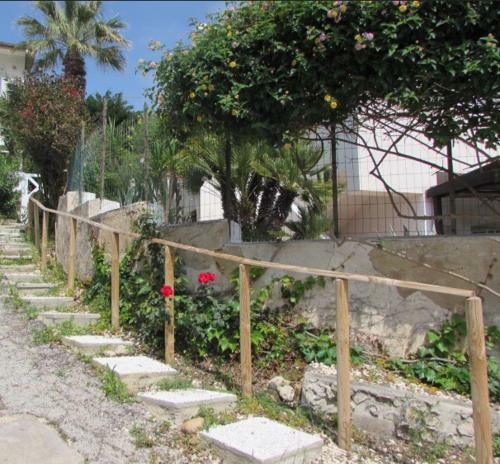 Hostal Villa Majata