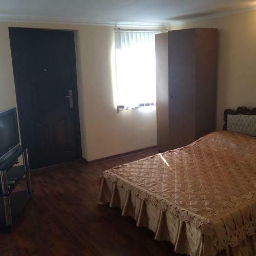 Hostal Leo Guesthouse