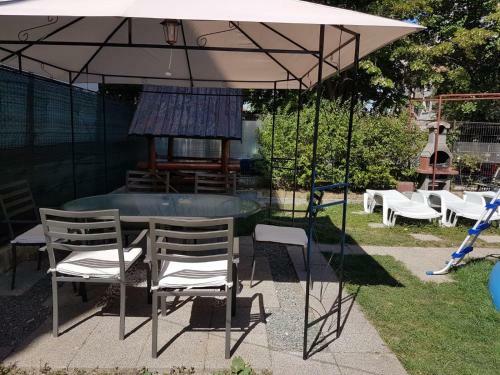 Hostal Casa Ambrozia
