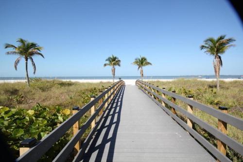 Beach Villas #102