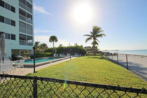 Strandview #304