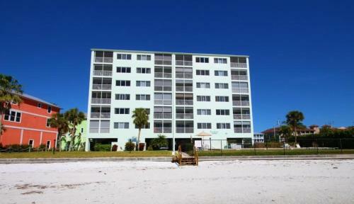 Strandview #304
