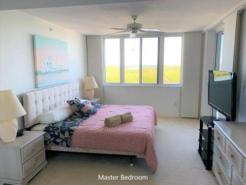 Ocean Harbor #1005b