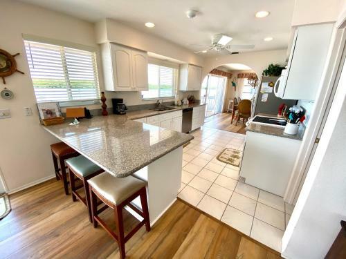 21530 Madera Rd - Bay Front Pool Home