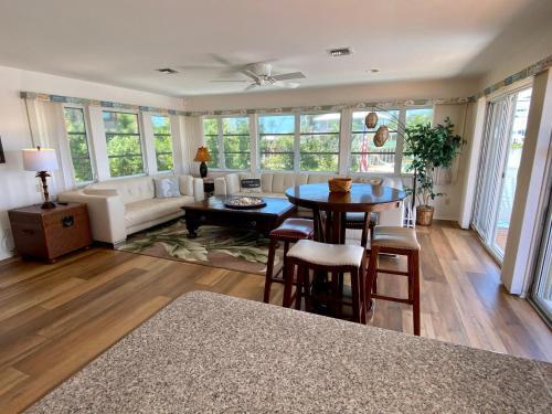 21530 Madera Rd - Bay Front Pool Home