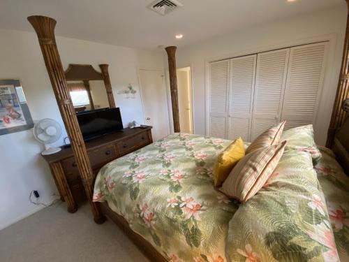 21530 Madera Rd - Bay Front Pool Home