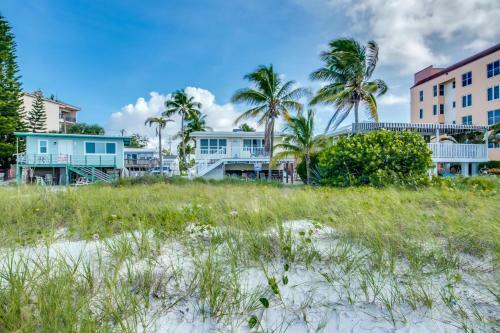 718 Estero Boulevard