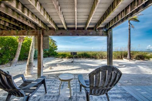 718 Estero Boulevard